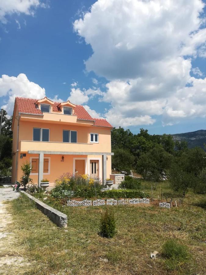 Castello Flower Apartment Kaštela Exteriör bild