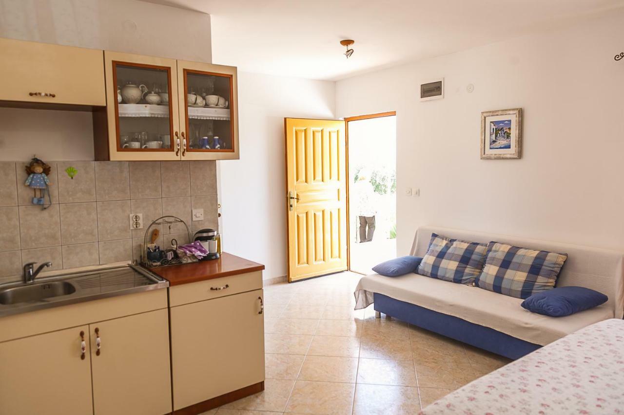 Castello Flower Apartment Kaštela Exteriör bild